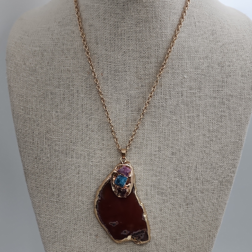 Elegant Brown and Pink Pendant Necklace